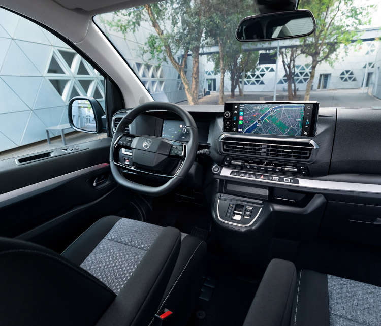 Передня частина салону Citroen SpaceTourer